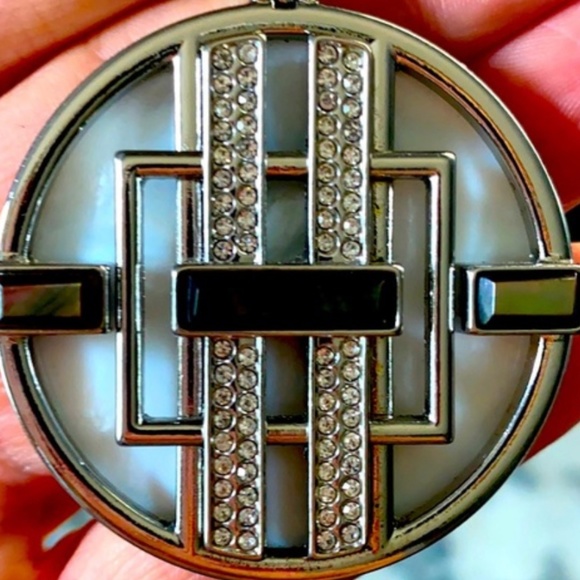 WHITE HOUSE BLACK MARKET PENDANT - Picture 1 of 7